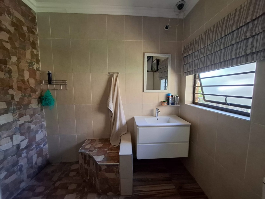 5 Bedroom Property for Sale in Cashan North West